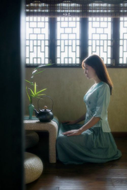 “中超联赛战火再燃,豪门争锋燃爆绿茵场”,中超传统豪门