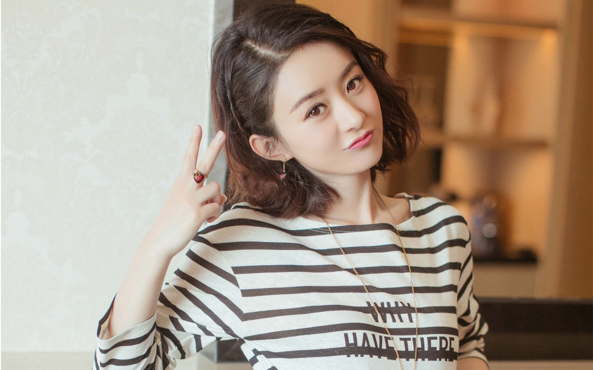 是否应鼓励更多球员参与青训推广，是否应鼓励更多球员参与青训推广英语