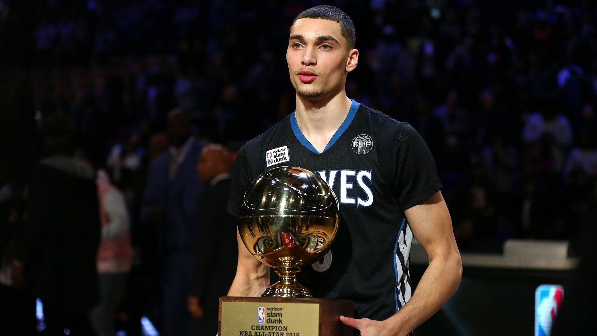 “英超劲旅迎来关键战役，锁定冠军目标！”，英超老牌劲旅