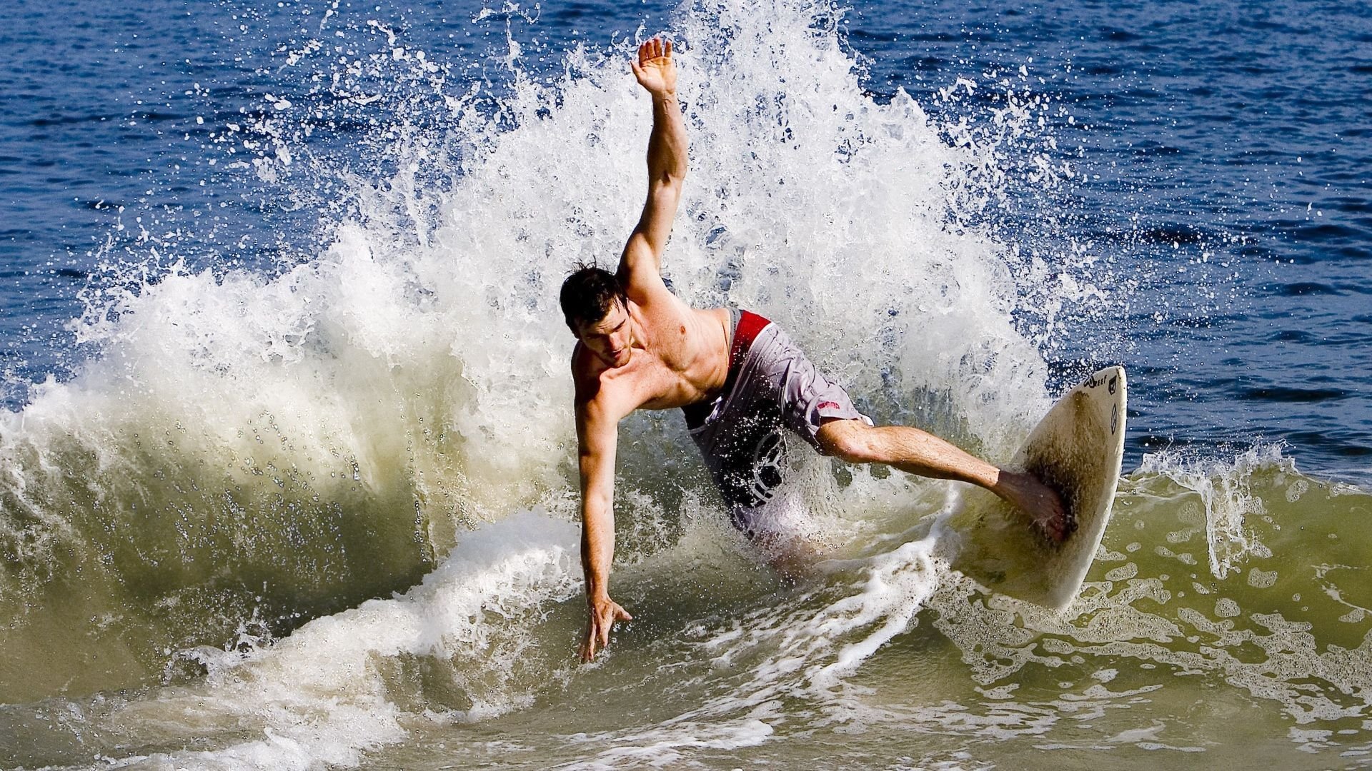 “赛场上的艺术”——漂移与操控的极致美学，漂移操作流程