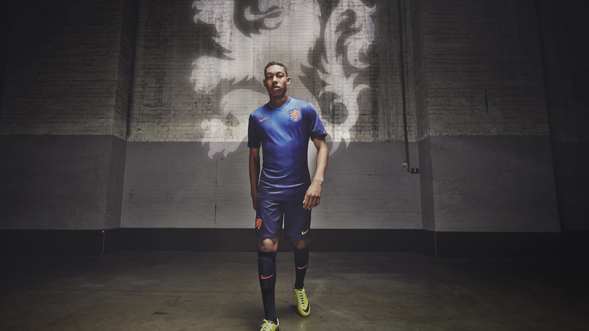 JIUYOU GAMING-美丽的欧冠夜晚：现场氛围与技术统计，欧冠比赛是白天还是晚上